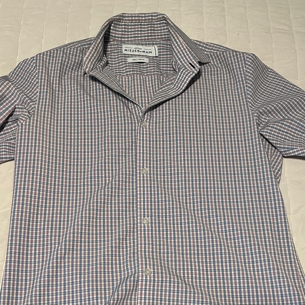 Mizzen+Main Trim Fit Dress Shirt
Great Condition. Very lightly used.